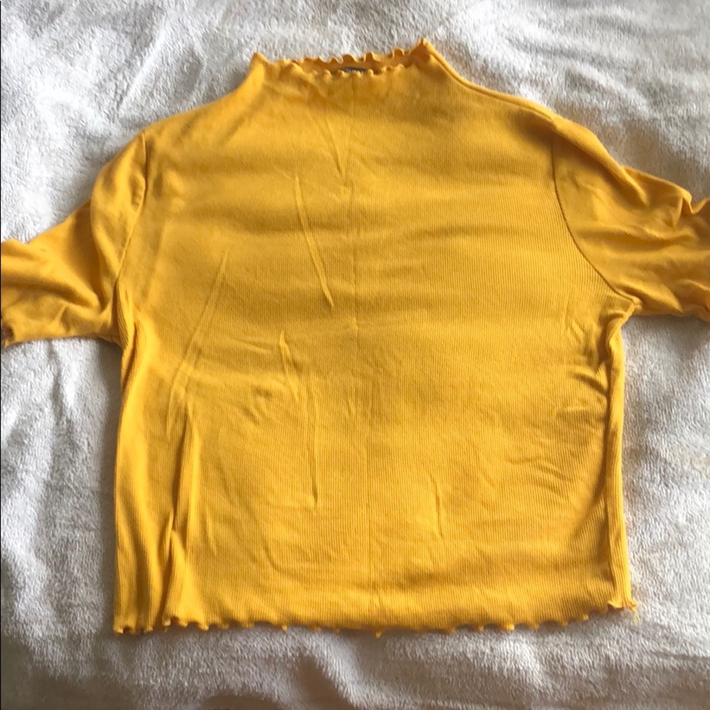 Short sleeve yellow turtleneck top